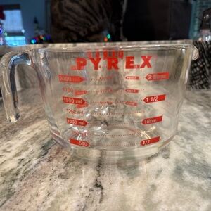 Vintage Pyrex 4 Cup Measuring Cup